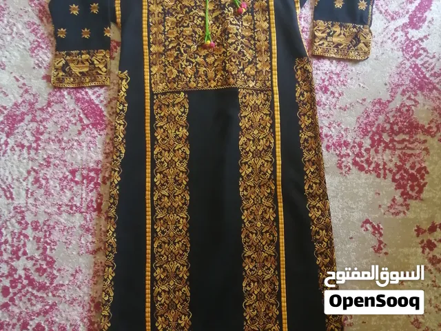 ثوب فلاحي شغل الضفه عتيق تطريز يدوي والسعر قابل للتفاوض