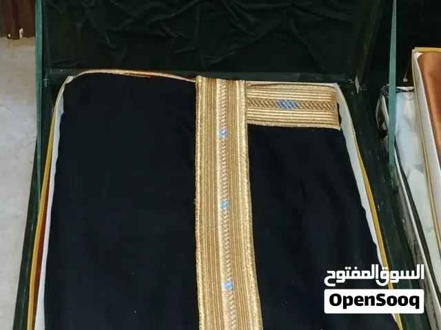 1   - وبشت ملوكي لون اسود من ارقى الانواع الخاشيه القماش هندي  القصب فرنسي
