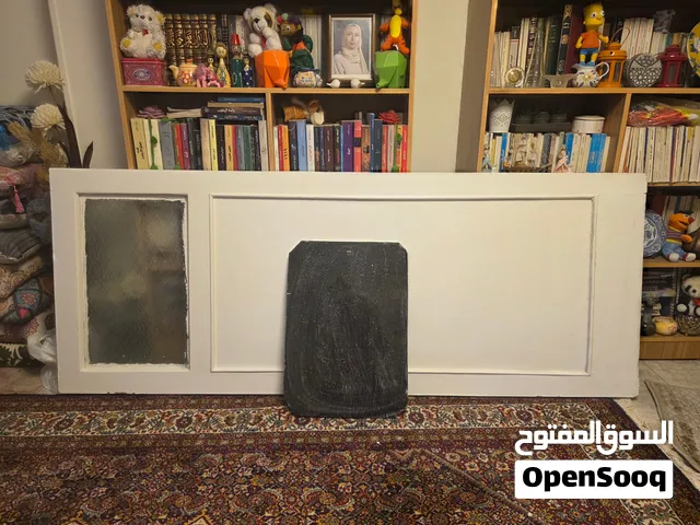 السلام عليكم دلوقتي في باب حاله ممتازه وقطعه رخام جالكسي سوداء ما فيهاش اي عيب 85 سم بحاله جيدة