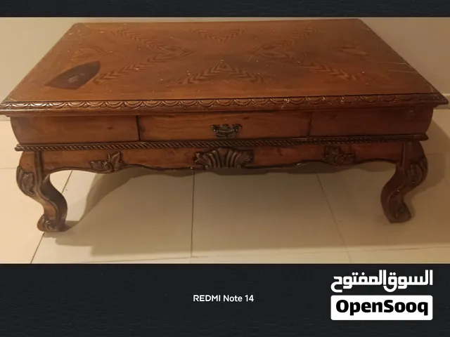 صالون صيني ومكتبه صيني وطاولة