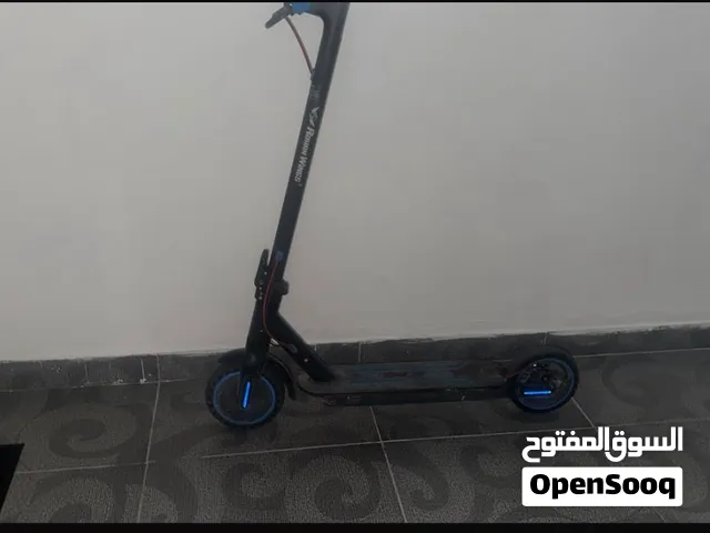 سكوتر نضيف سعره 40 دينار  مع شحن