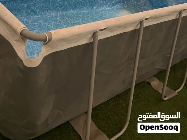 مسبح شبه جديد للبيع