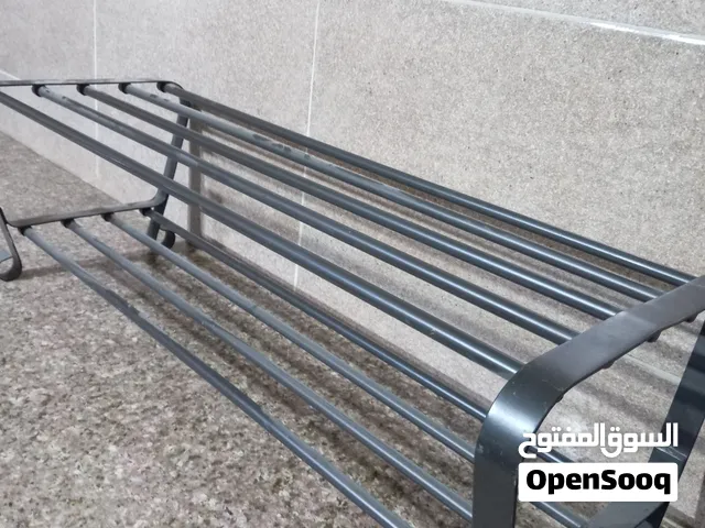 رف للكنادر من ايكيا بحالة ممتازة جديد