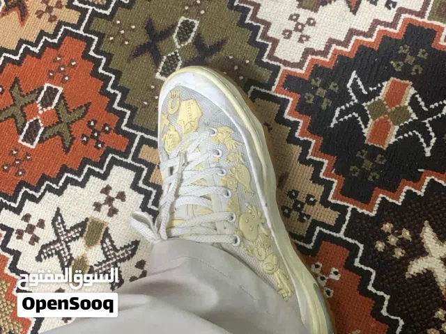 حذاء قطعة نادرة بالسوك ما تتكرر