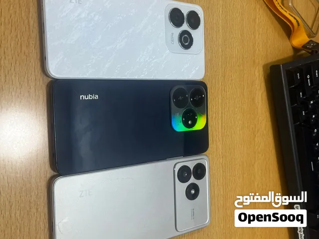 سلام عليكم موجود تلفونات يحتاجون تصليح 2تصليح شاشه 1صاده ماي لاكن يتصلحون شاشاتهم ارخاص