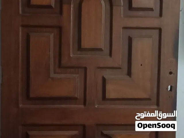 باب خشب مستعمل نضيف بدون فياره من السعودية