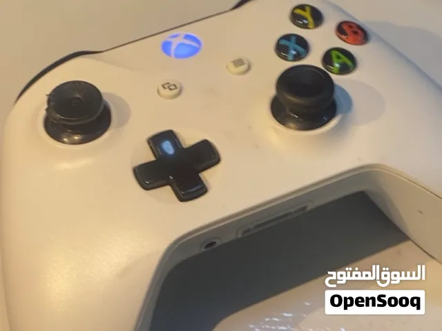 جهاز اكس بوكس نضيف مستعمل فتره بسيطه وسعر اقل من سوق وقابل للتفاوض بيعه سريعه