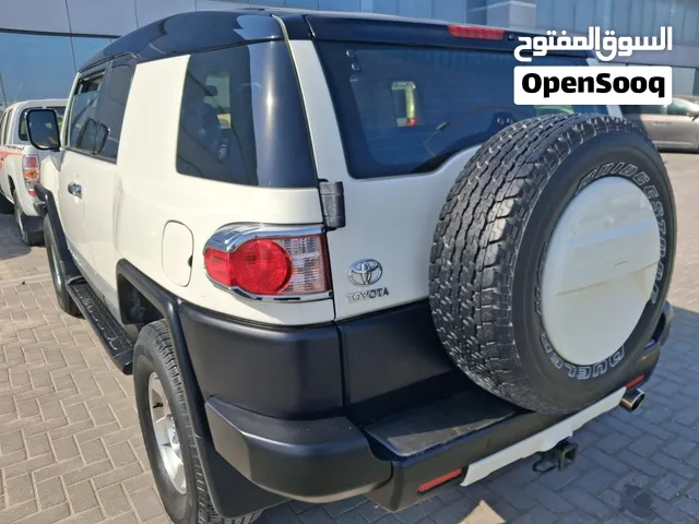 للبيع FJ Cruiser موديل 2010