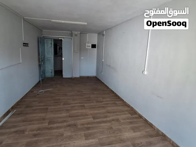 مكتب للايجار الحجم 32 متر مربع باب زقاق