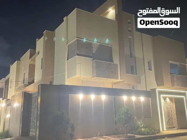 فيلا خلف مطعم باله نص تشطيب دورين. الدور التاني شقتين على شارعين سعرها 7 ونص