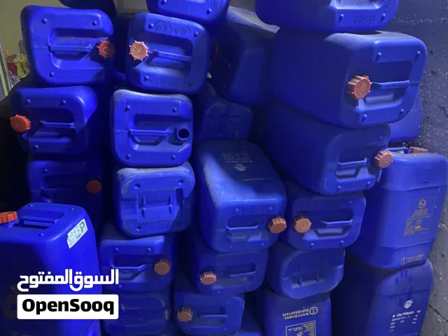 دبات 40 لتر ، تصلح لي البترول  او لي الزراعه او لي الرحلات او طعام لحيوانات و طيور
