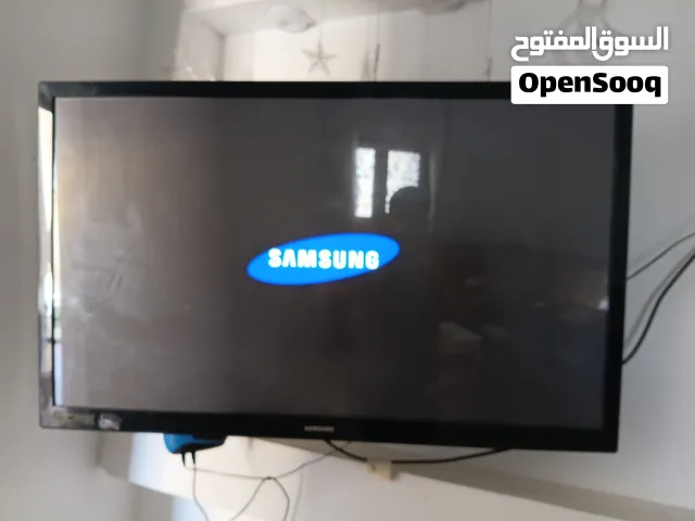 متاح شاشة سامسونج الاصلية مستعملة استعمال نظيف شغالة وامورها طيبة الحجم 43 بوصة السعر 750