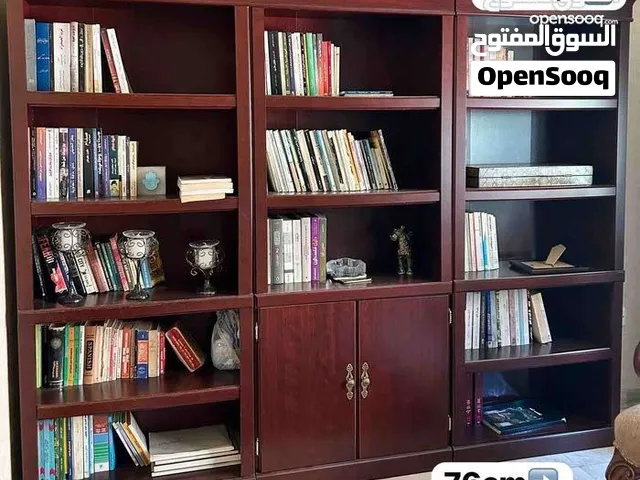 مكتبة للبيع