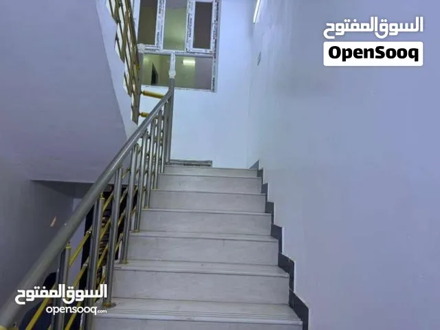 بناية ركن 3 طوابق للبيع في الجبيلة قرب التايم سكوير على شارع 20 متر