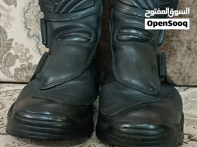 حذاء دراجة نارية سيفتي إيطالي ماركة VENDRAMINI من افخم الصناعات الإيطالية بحال الوكالة للبيع.