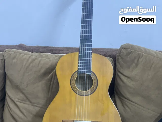 كيتار كلاسيكي  استعمال شهر  فقط وياها جنطة وكابو هديده وتوصيل لجميع مناطق العراق و مجال بسيط