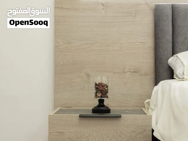 نحن شركه تصنيع اثاث المطلوب ممول خمات وآلات  لزياده الانتاج .خارج مصر أو داخله