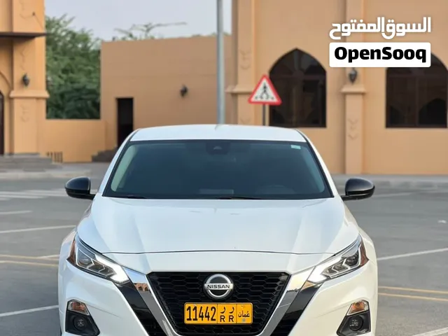 نيسان التيما للبيع موديل 2020 SR حادث خفيف وبدون خروج ايرباجات