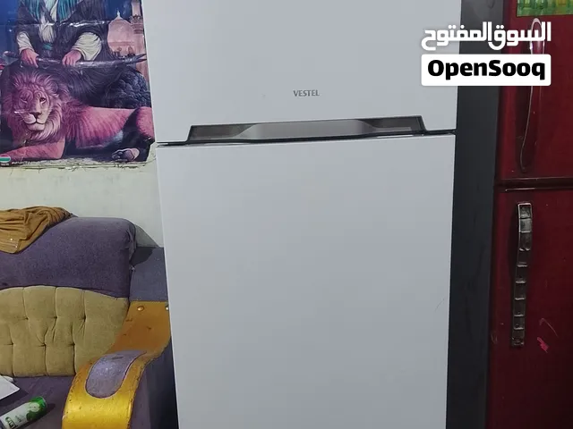 ثلاجه فستل الون ابيض نضيفه تجميده كلش حلو الفريز الفوك الجوه مااتبرد رايده 250 الف