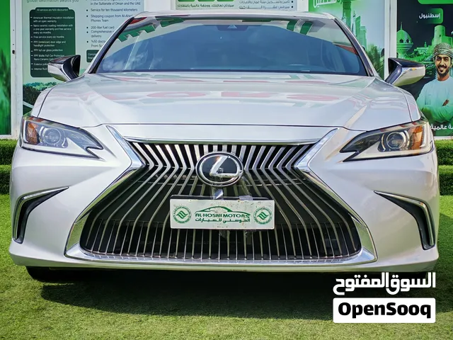 لكزس صالون  أي اس 350وارد أمريكا فل مواصفات السيارة في قمه النظاقة جاهزة للاستخدام......