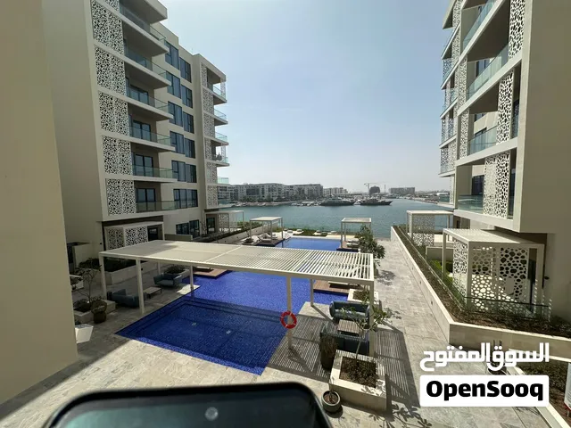 شقه مميزه بموقع مميز بفيو المارينا جومان 2luxury flat with arina view