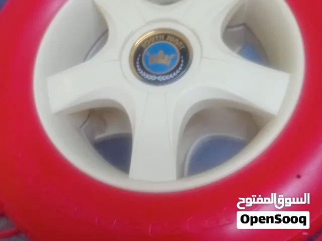 تحفه فنيه  للبيع تليفون أرضي ديكور على شكل جنط سيارة
