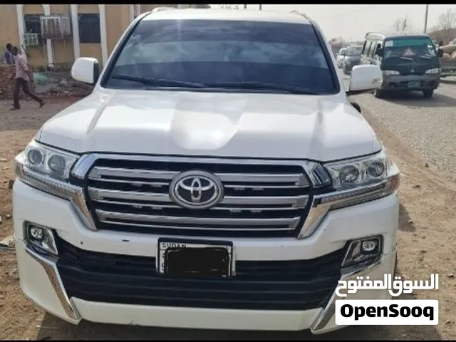 تويوتا لاندكروزر 2017 GXR V8 ديزل للبيع
