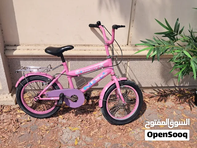دراجة أطفال وردية اللون - حجم صغير، حالة جيدة Pink Kids Bicycle - Small Size, Good Condition