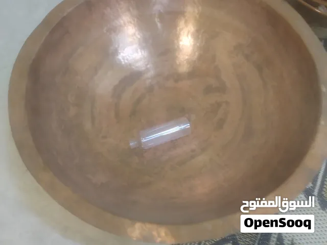 3 مراجل كبيرة 2 مرجلين صغار و 4 طباخات  و دسوت خزف