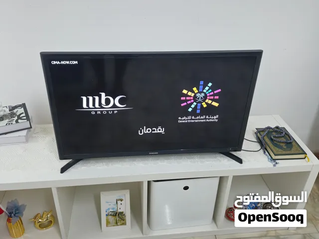 شاشة سامسونغ 32 انش لون اسود فل HD مع ريموت كنترول الأصلي و البور كيبل ، استعمال نضيف like new