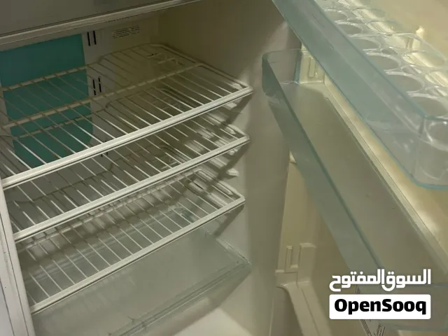 للبيع ثلاجة توشيبا مستعمل تبريد ممتاز وفريزر ممتاز حجم جيد لا يوجد اي اعطال