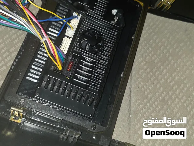 للبيع شاشة اندرويد للتاهو موديل 2008 ل 2014 مع فريمها عليه ستيكر كاربون فايبر