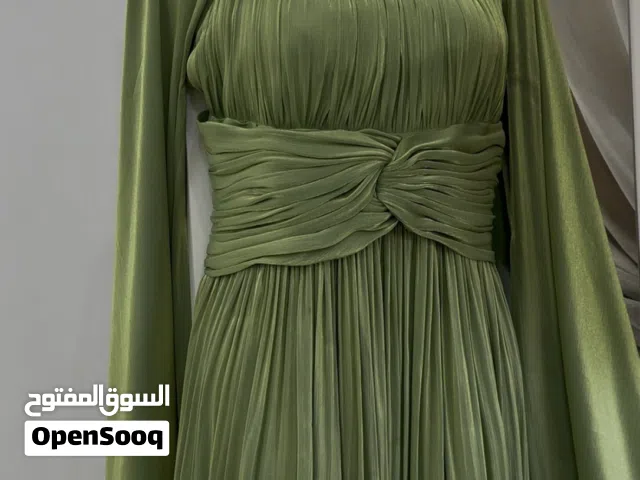 تم التخفيض فستان سهرة مستعمل مرة واحدة