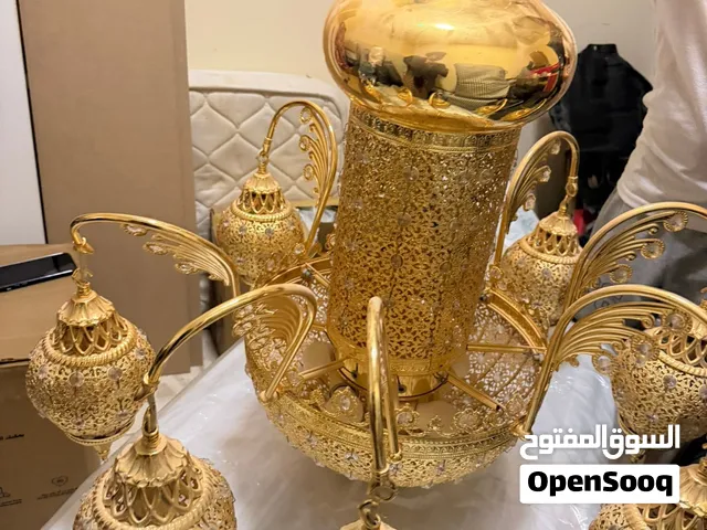 ثريا ذهبية للبيع