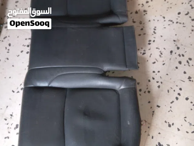 كرسي جينيسيس خلفي نظيف