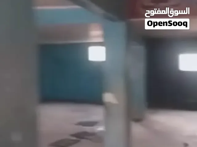 لعنوان:طرابلس  طريق بيروت القديم باب الرمل مقابل مسجد الأميرة منقارة 160مساحة المحل _طابقين الا