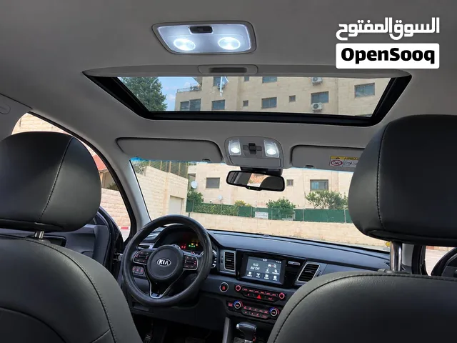 البيع بسبب الحاجة إلى سبعة ركاب. يتوفر كتلوجات للسيارة و 3 مفاتيح ذكية وغطاء للحماية من أشعة الشمس.