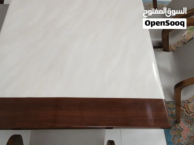 ميز طعام او جتماعات