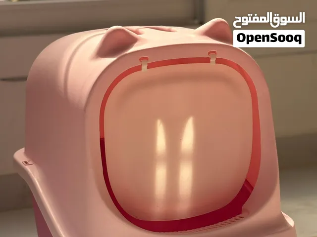 صندوق فضلات قطط (لتر بوكس مغلق) بتصميم لطيف على شكل قطة - بحالة ممتازة مستعمل شهرين فقط