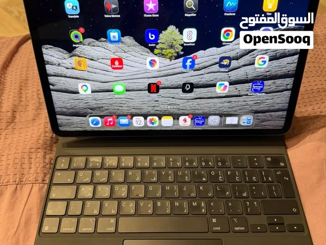 iPad Pro 12.9 inch 5th Generation 2021 + Magic Keyboard