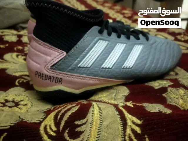 حذاء كرة قدم predator أصلي للبيع