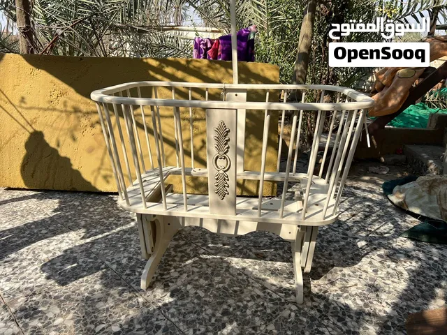كاروك تركي  ملكي نظيف درجه اوله ابيض هزاز ومعاه فراشه حجم كبير جدا استعمال قليل جدا سعره 100