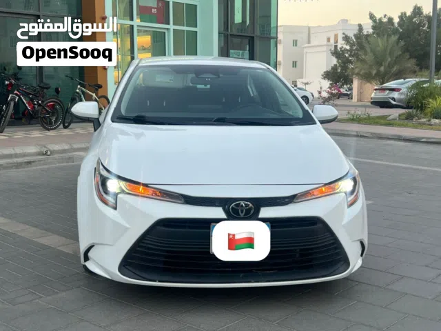 تويوتا كورولا 2023 للبيع او البدل مع باص 15 راكب