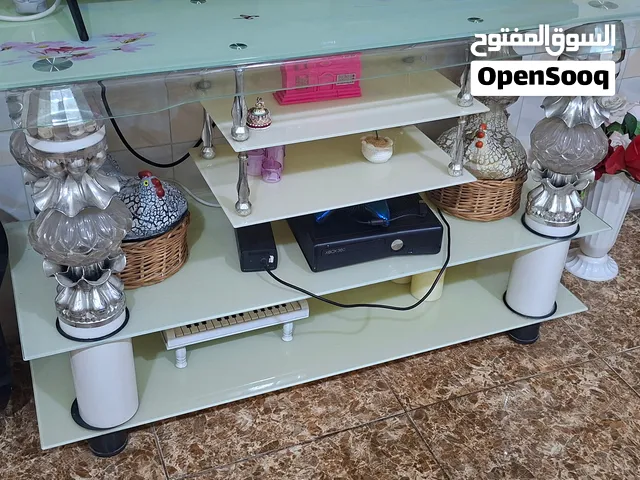 ميز تلفاز للبيع