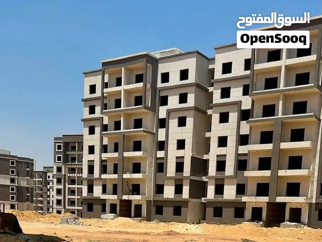 شقة في الشروق بأقل سعر مقدم في الماركت  متشطبة  استلام قريب