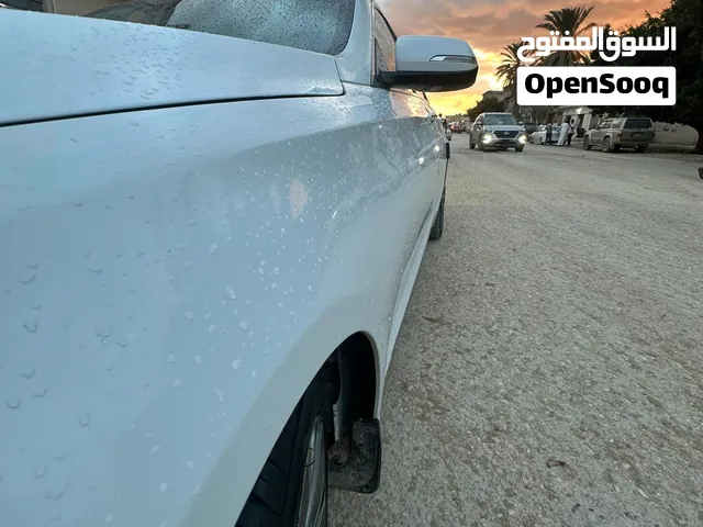 جنيسس فل صالون ابيضّ حاجه صح سياره مشاءالله تبي كاسب