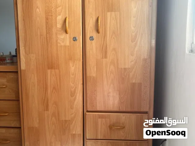 خزانة للبيع