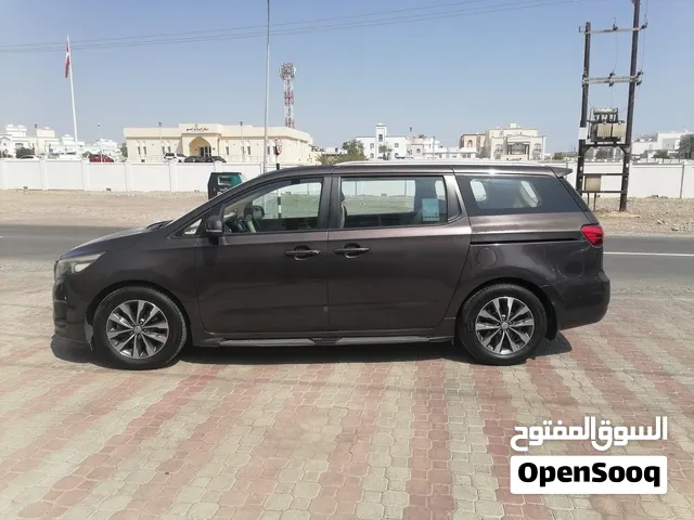 Used Kia Carnival in Muscat