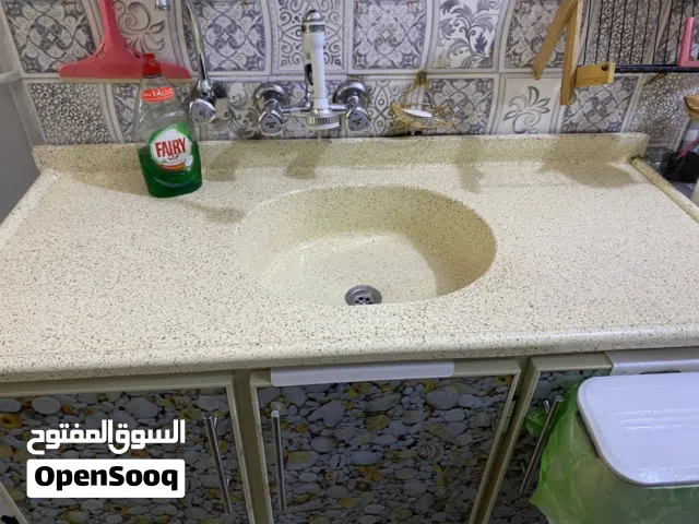 يوجد مرمره سنك كاونتر ، للعلم فقط المرمره للبيع قياس متر وربع نظيف جدا