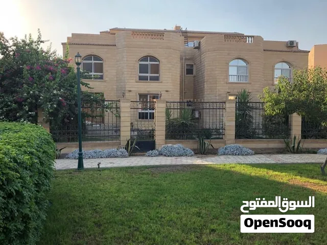 للبيع توين هاوس في كمبوند الشركة السعودية للأسكان والتعمير *لا روزا* زهرة التجمع الخامس